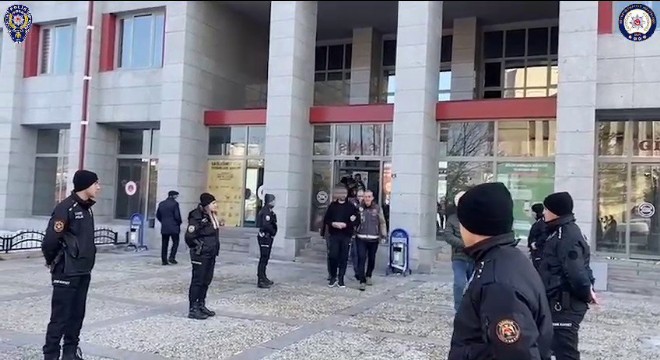  Erzurum'da aranan şahıslara yönelik operasyon